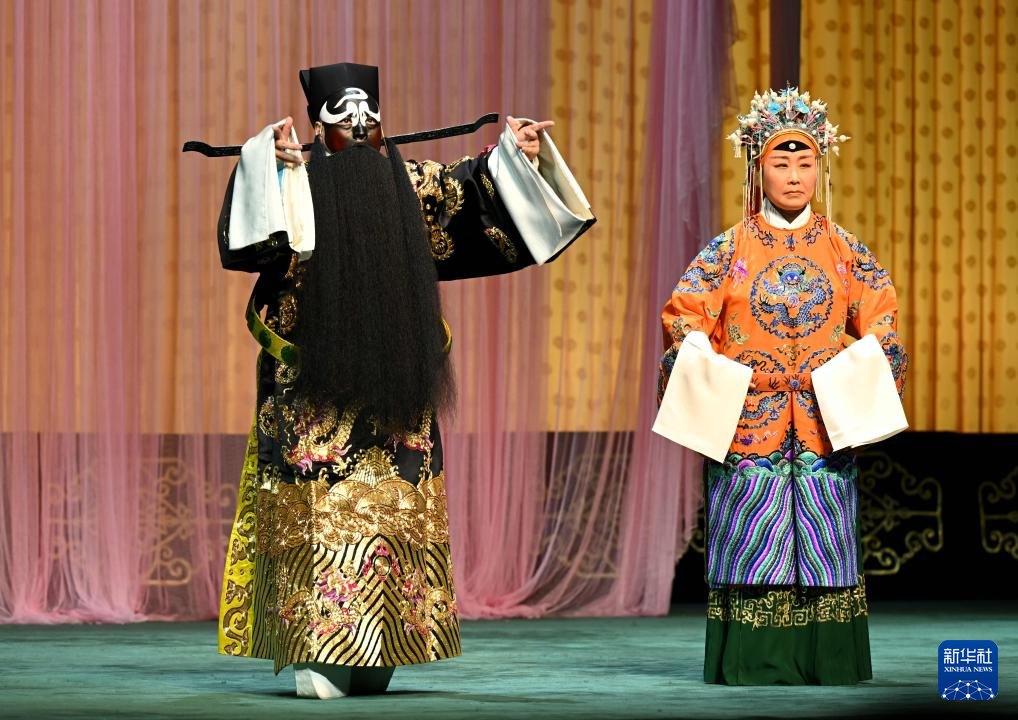 2025年9月，演员在石家庄人民会堂纪念活动现场表演京剧《打龙袍》