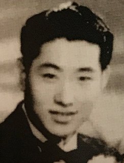 荀令香青年时期便装肖像（中国戏曲学院戏曲教育数字博物馆藏照）