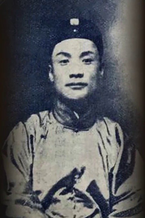 言菊朋便装半身像（央视《典藏》节目画面）
