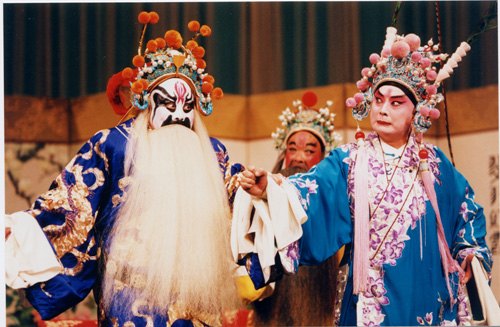 京剧《九江口》剧照：张定边（左，净）与华云龙（右，小生）近景对手戏