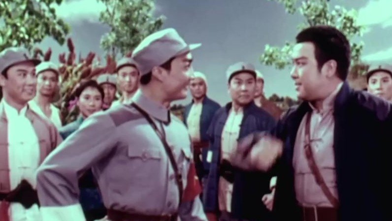 现代京剧《平原作战》影片：八路军战士与平原群众在一起（1974年京剧艺术片）