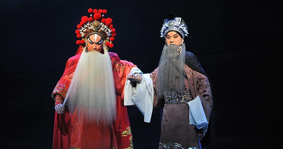 京剧《春秋二胥》剧照：伍子胥（左，花脸扮相）与申包胥（右，老生扮相）对手戏
