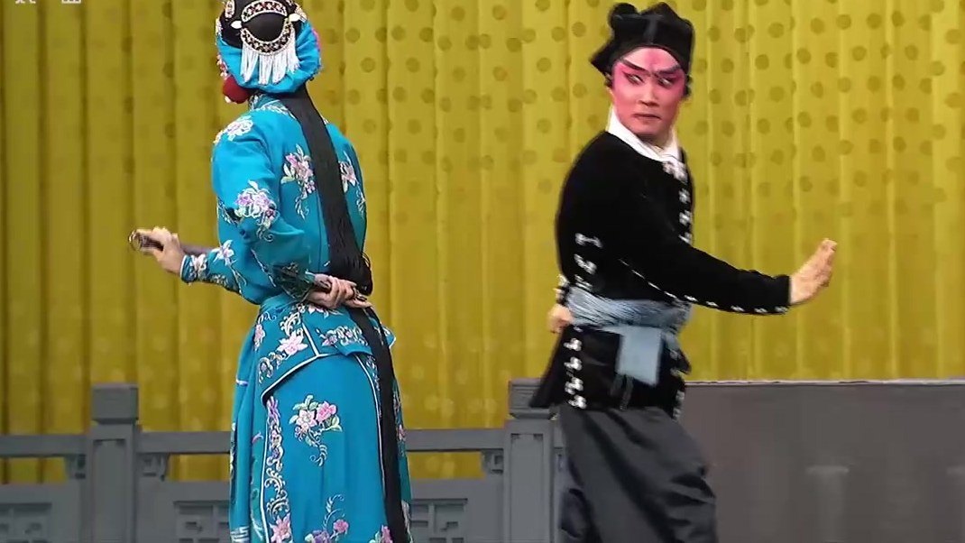 京剧《武松打店》剧照：武松与孙二娘同场（《CCTV空中剧院》20230708期，李根饰武松、王彦力饰孙二娘）