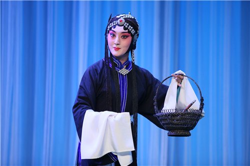 京剧《红鬃烈马》演出照：朱虹饰王宝钏