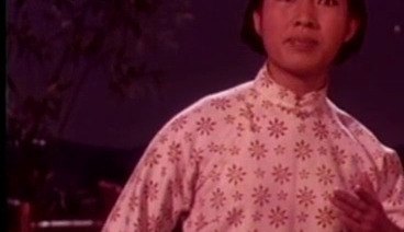 现代京剧《龙江颂》影片截帧：江水英（李炳淑饰）近景